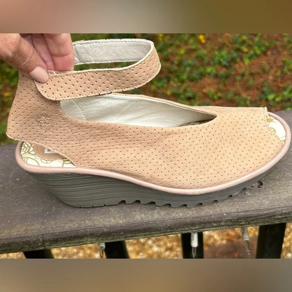 Fly London-size 40 (9-9.5) - Picture 1 of 11